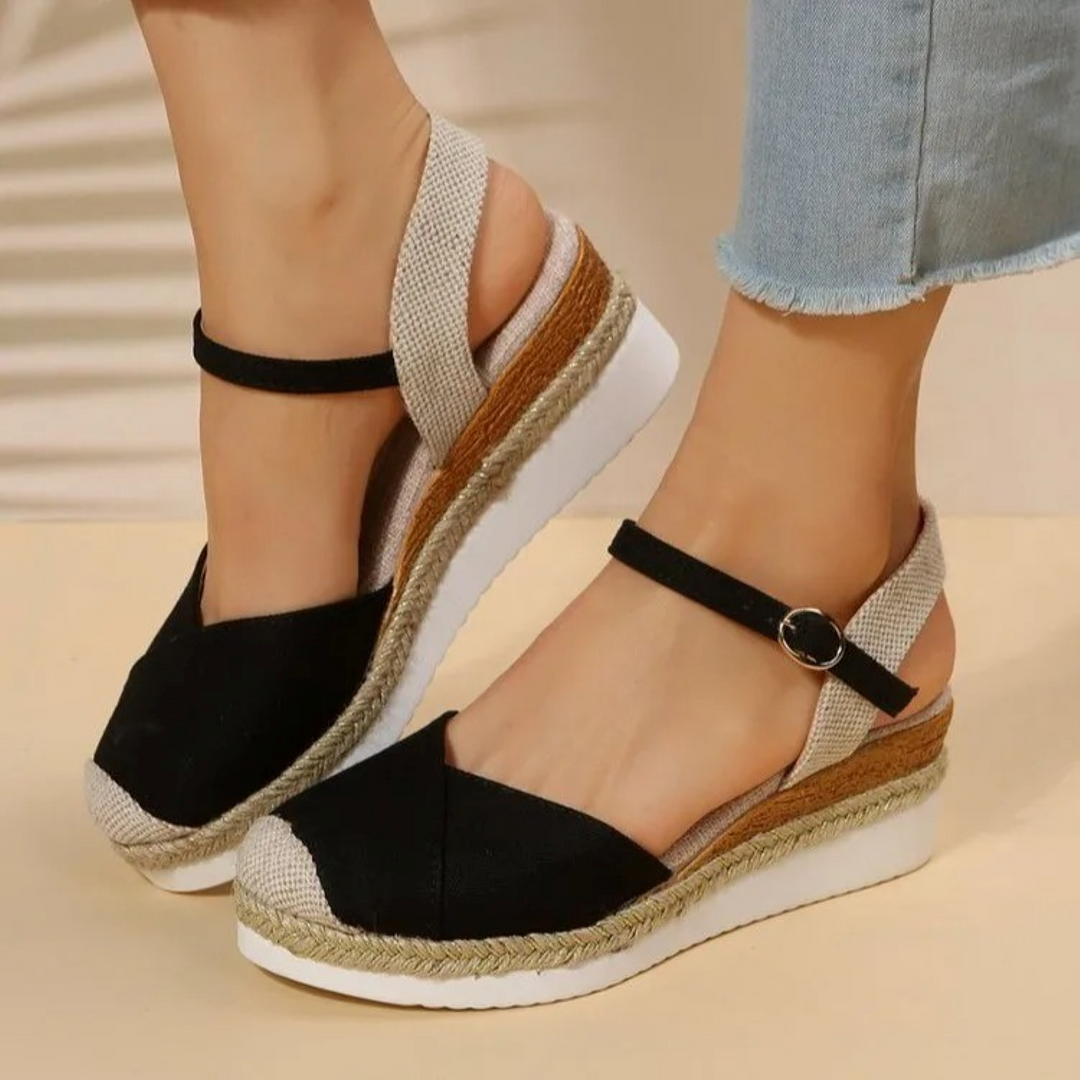 Damen Sandalen mit Schnallenverschluss und geschlossener Spitze – Isabelle Drune