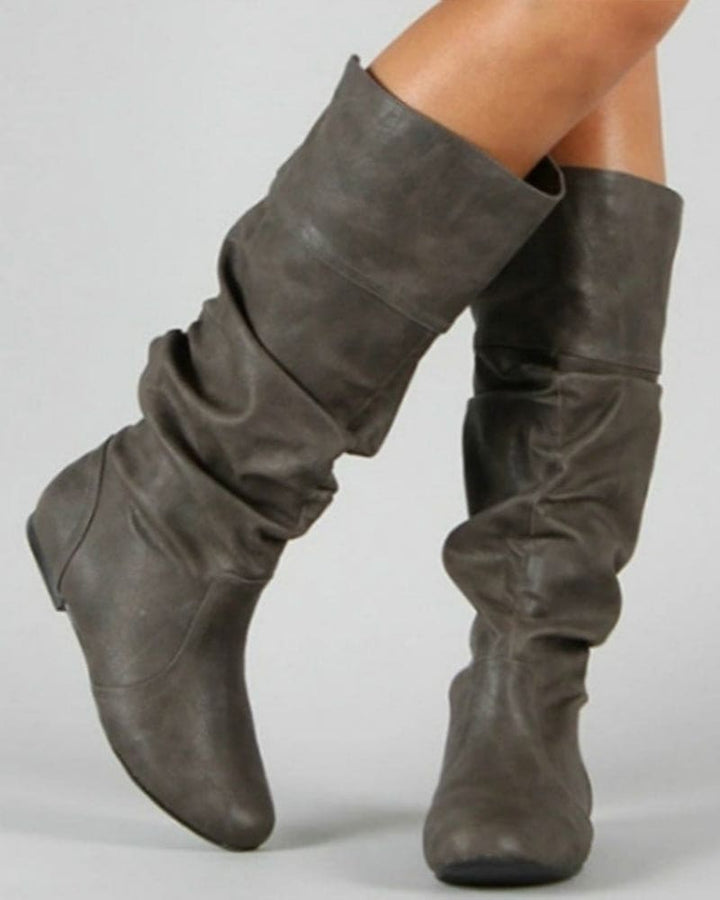 Drune | Flache Stiefel mit Falten Bis Zum Knie