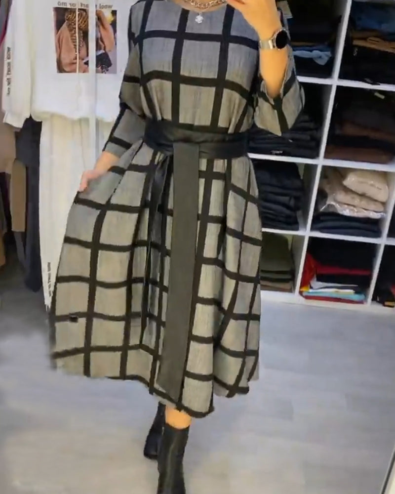 Drune | Linien Kleid mit Karomuster und Rundhalsausschnitt