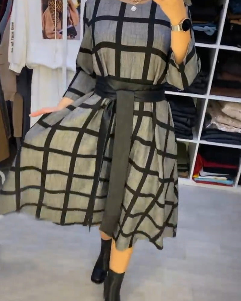 Drune | Linien Kleid mit Karomuster und Rundhalsausschnitt