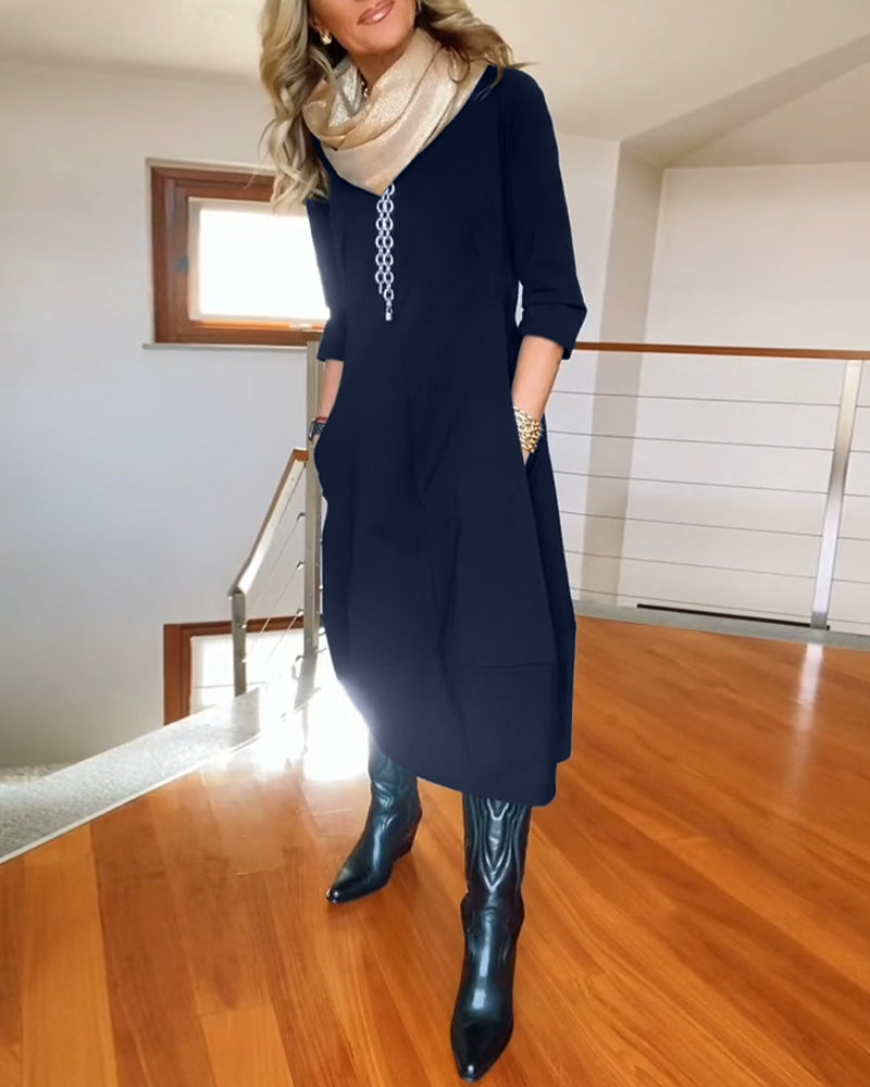 Drune | Einfarbiges Kleid mit Rundhalsausschnitt und Tasche