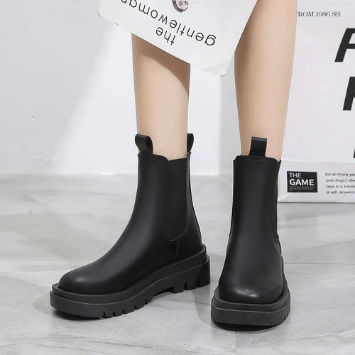 Drune | Retro Stiefel mit Dickem Quadratischen Absatz