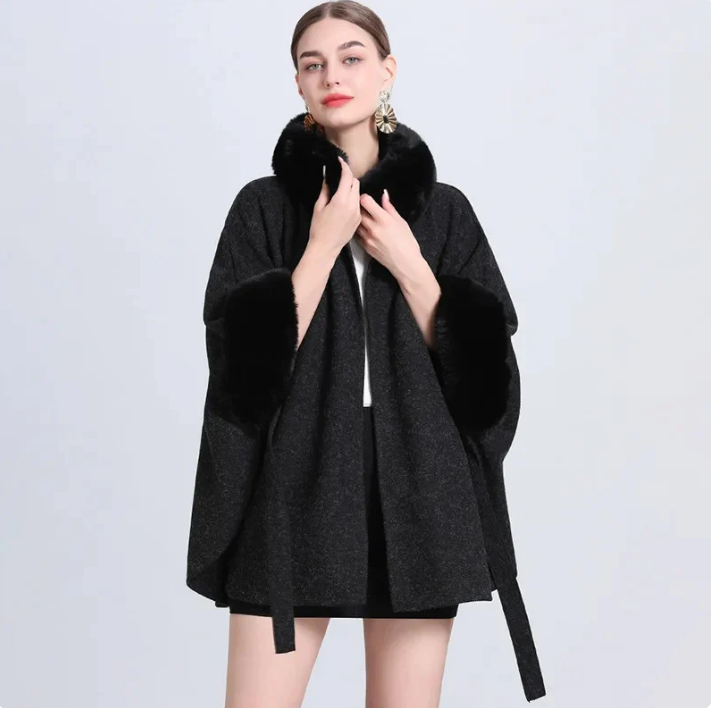 Drune | Winter Cape Mantel