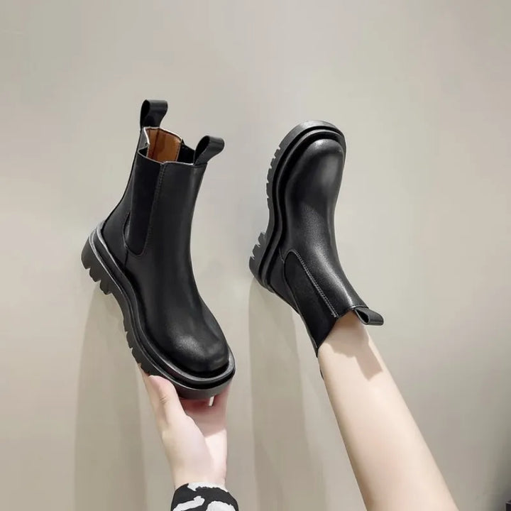 Drune | Retro Stiefel mit Dickem Quadratischen Absatz
