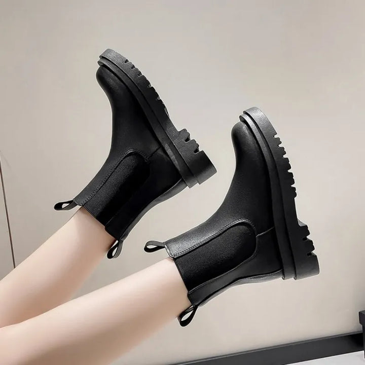 Drune | Retro Stiefel mit Dickem Quadratischen Absatz