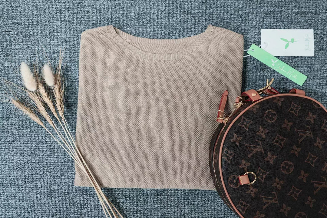 Drune | Goldfarbener einfarbiger Pullover mit Rundhalsausschnitt