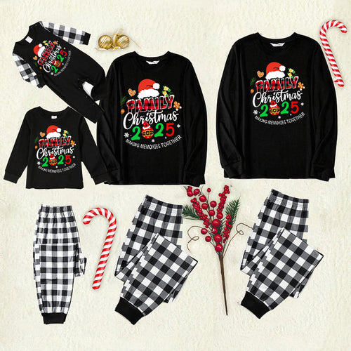 Drune | Familie Weihnachten 2025 Gemeinsam Erinnerungen Schaffen Textdruck Schwarzes Langarmshirt mit Schwarz-weißen Karohosen Familienpassende Pyjamas
