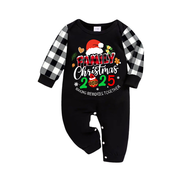 Drune | Familie Weihnachten 2025 Gemeinsam Erinnerungen Schaffen Textdruck Schwarzes Langarmshirt mit Schwarz-weißen Karohosen Familienpassende Pyjamas