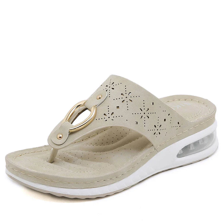 Drune - Bequeme Flip-Flops mit Keilabsatz und Luftpolster