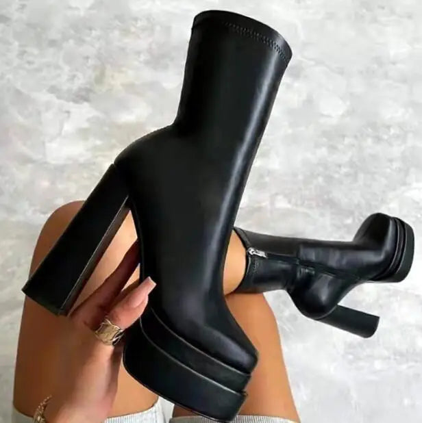 Drune | Elegante Plateaustiefel mit seitlichem Reißverschluss