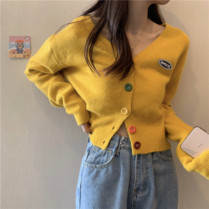 Damen Strickjacke mit bunten Knöpfen und V-Ausschnitt Drune