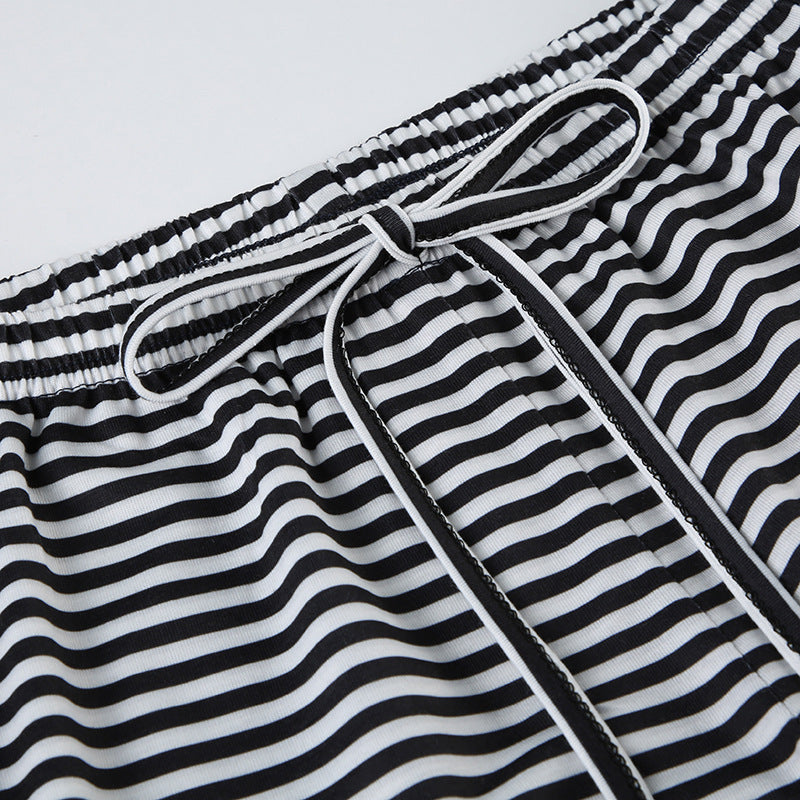 Drune | Coole Gestreifte Hose Für Einen Frischen Look