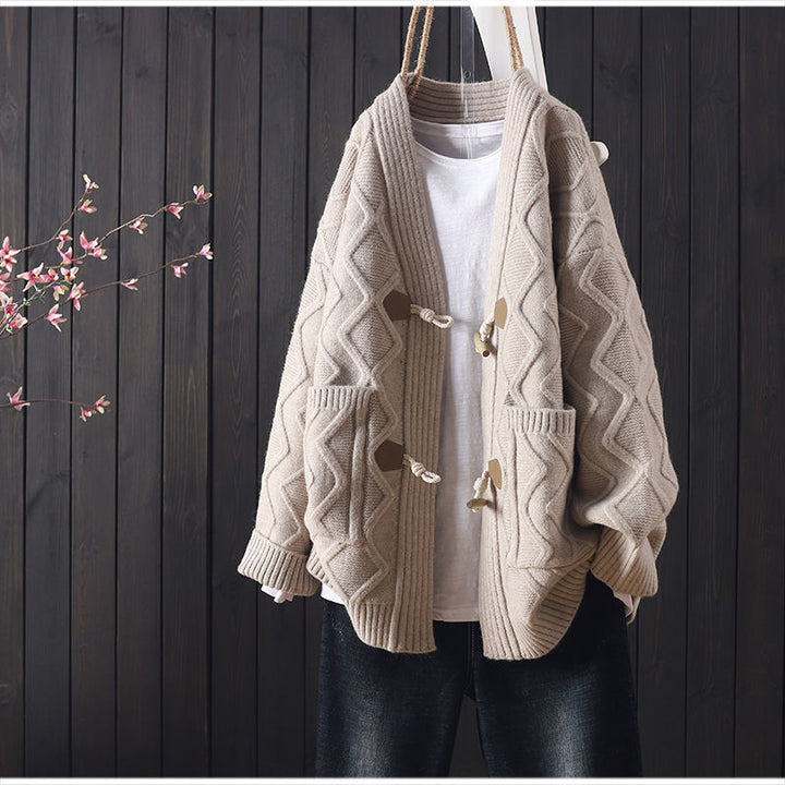 Damen Grobstrickcardigan mit einzigartiger Zopfmusterstruktur und modischen Knopfdetails Drune