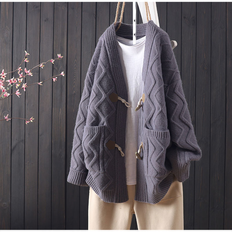 Damen Grobstrickcardigan mit einzigartiger Zopfmusterstruktur und modischen Knopfdetails Drune