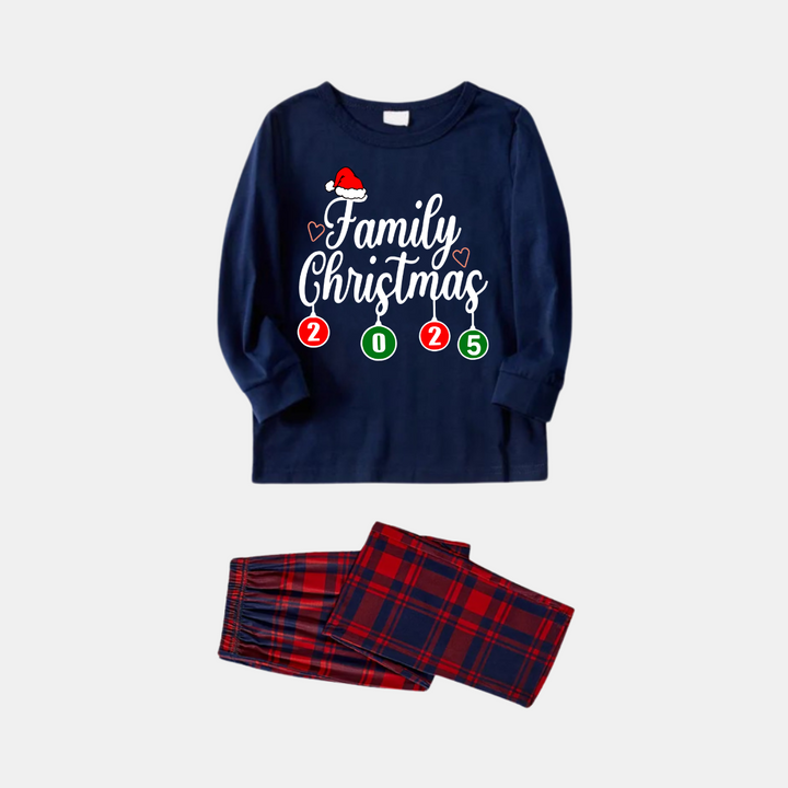 Drune | "Familienweihnachten 2025" Buchstabenbedruckte rote und blaue karierte Weihnachts-Pyjama für die ganze Familie