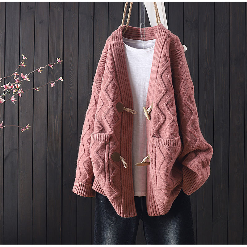 Damen Grobstrickcardigan mit einzigartiger Zopfmusterstruktur und modischen Knopfdetails Drune