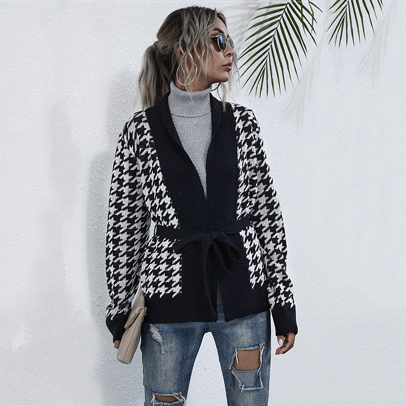 Damen Strickjacke mit modernem Karomuster und Taillengurt Drune