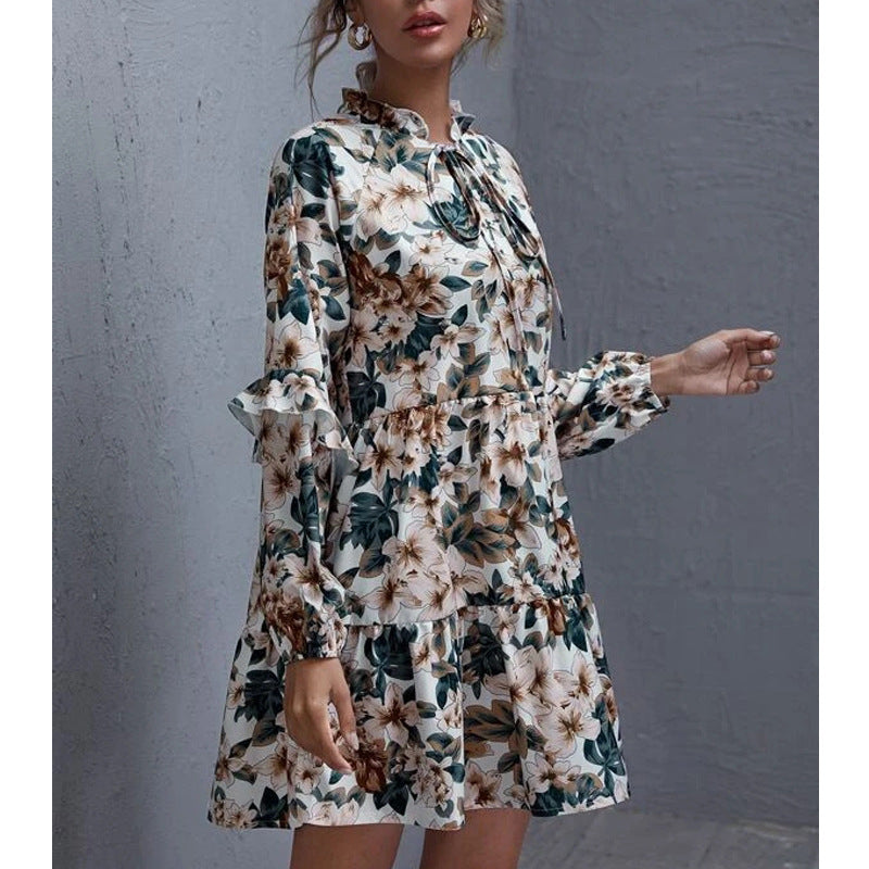 Damen luftiges Blumen-Midikleid mit Raffungen und verspieltem Ausschnitt Drune