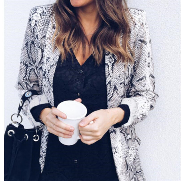 Damen Blazer mit stilvollem Schlangenmuster und elegantem Schnitt Drune