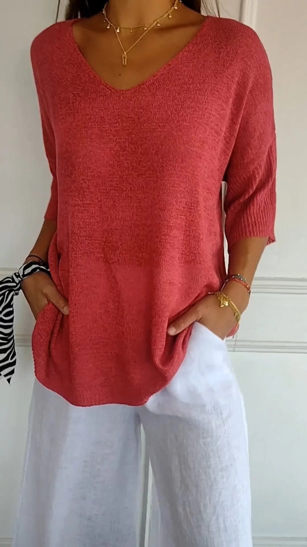 Drune | Unifarbenes Stricktop mit V-Ausschnitt