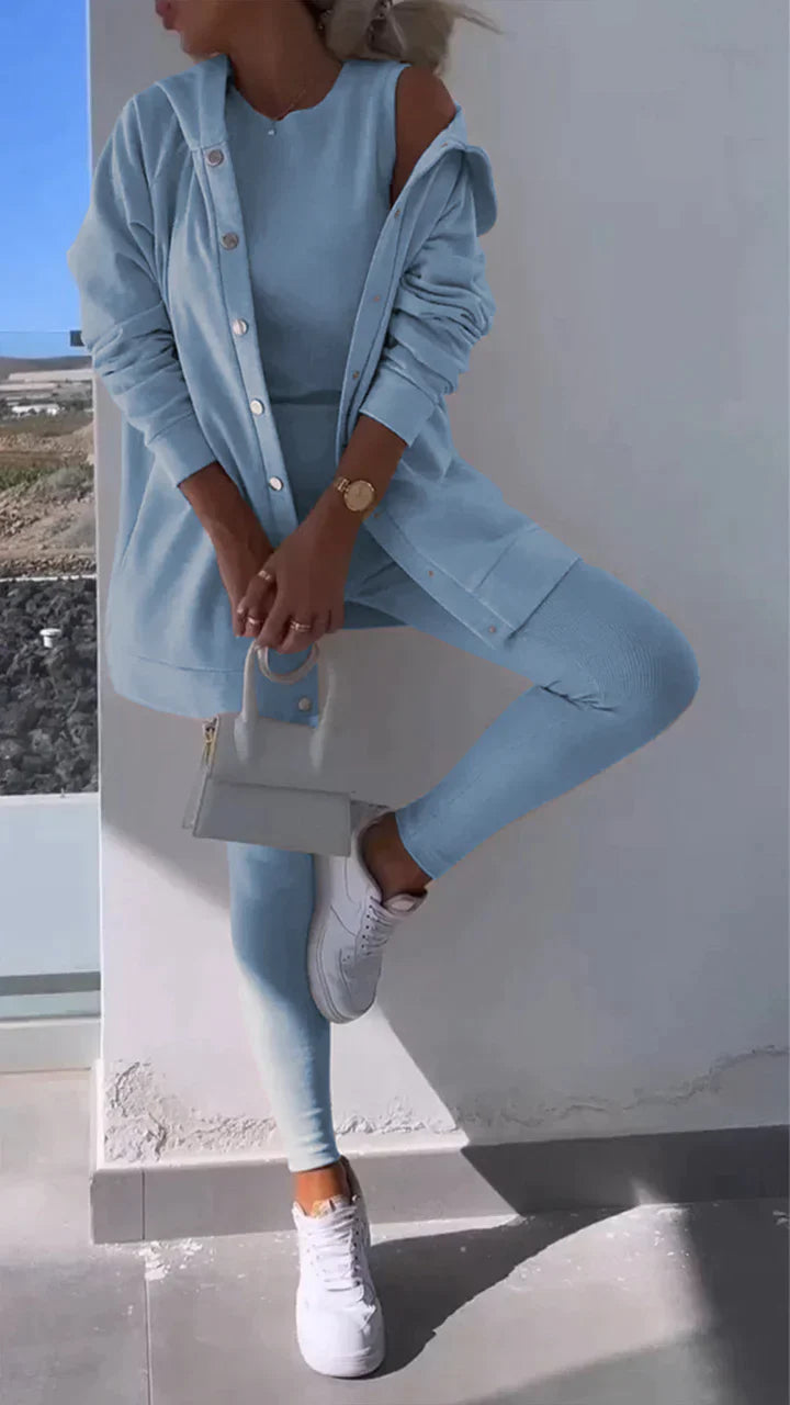 Drune - Dreiteiliges Set bestehend aus einer Strickjacke mit Kapuze, einem Oberteil und einer Hose