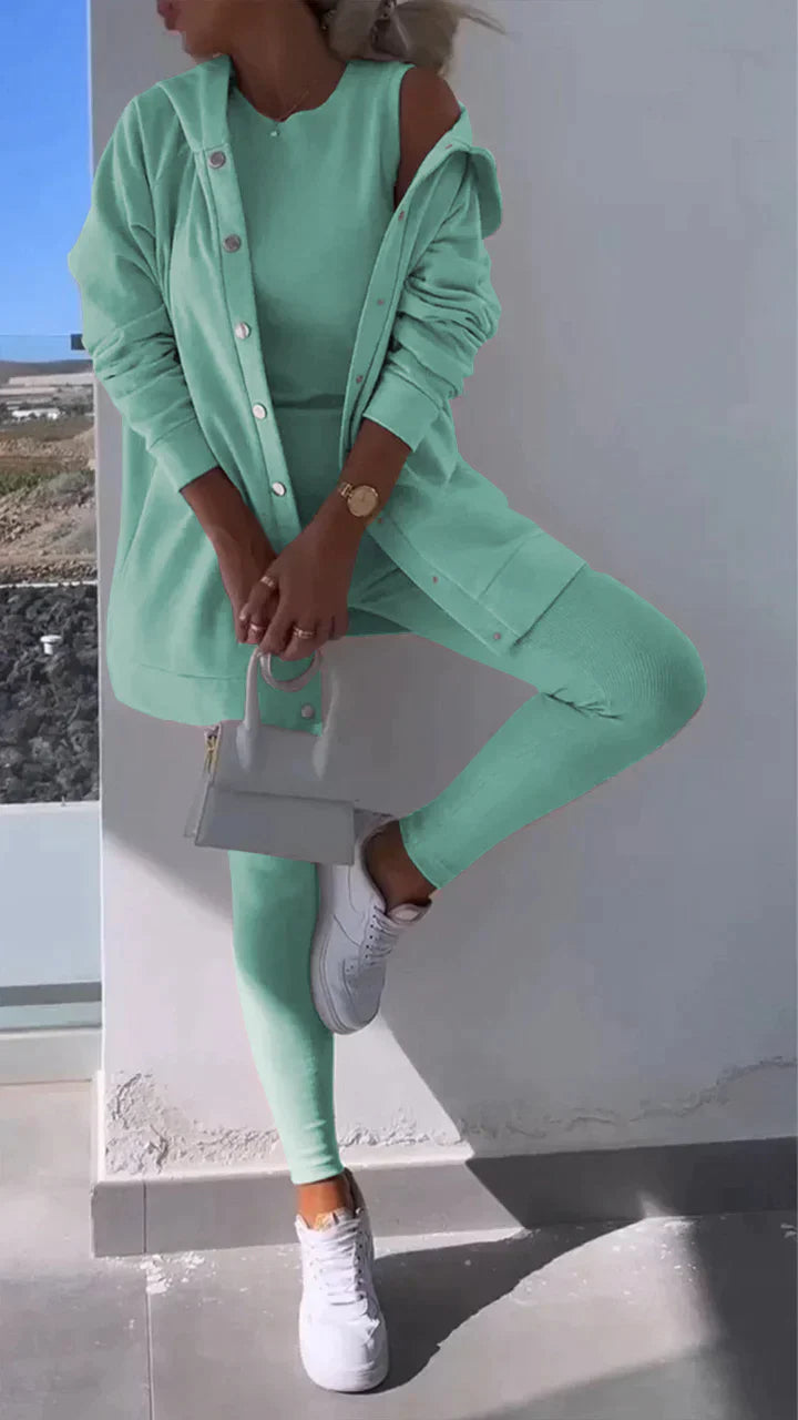 Drune - Dreiteiliges Set bestehend aus einer Strickjacke mit Kapuze, einem Oberteil und einer Hose