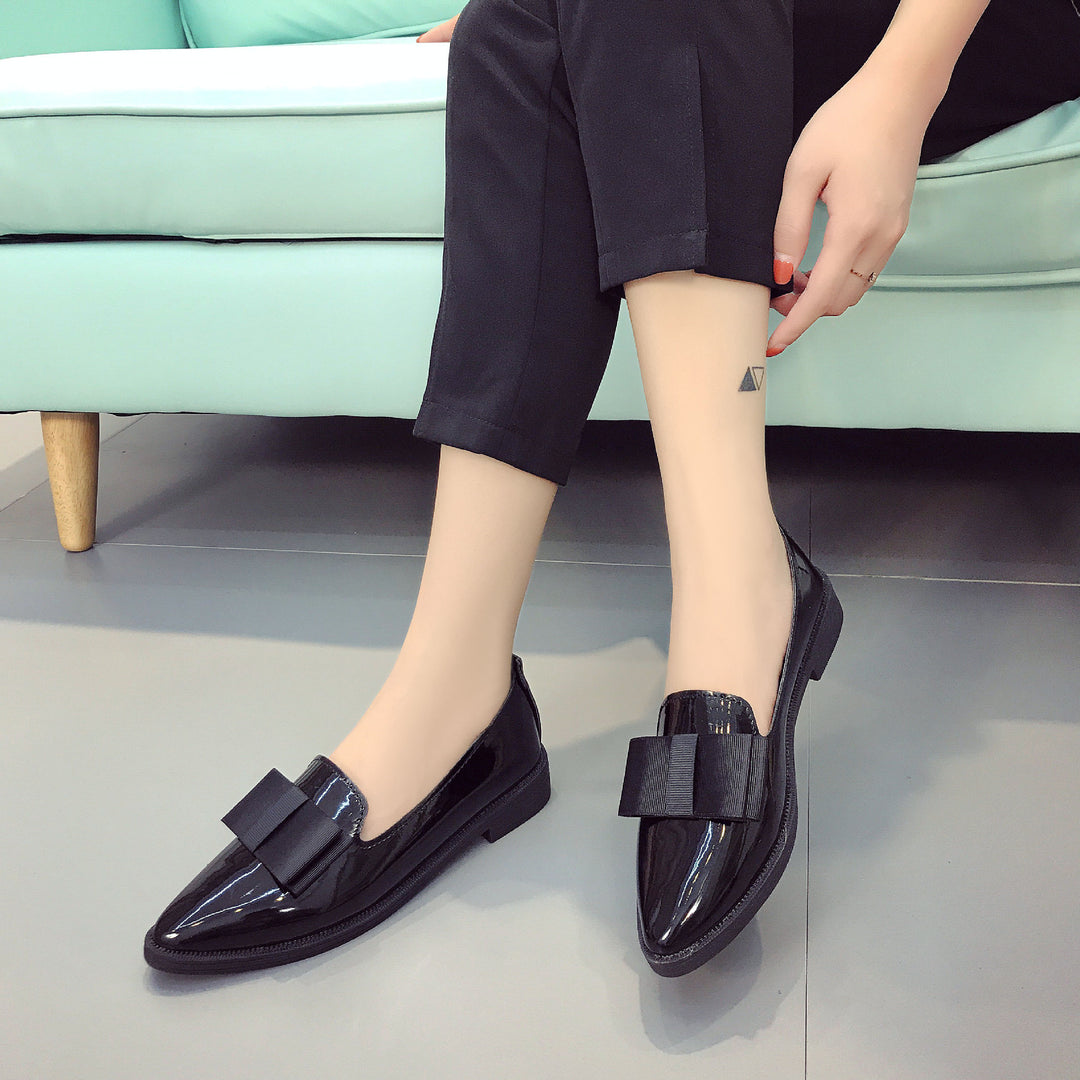 Damen nan eleganter Lackslipper mit dekorativer Schleife und leichter Plateausohle Drune