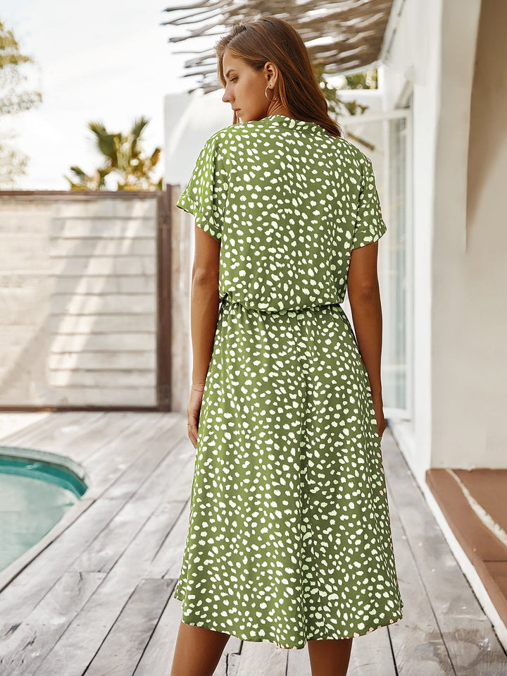 Drune | Lässiger Polka Dot V-Ausschnitt Kurzarm Midi Kleid