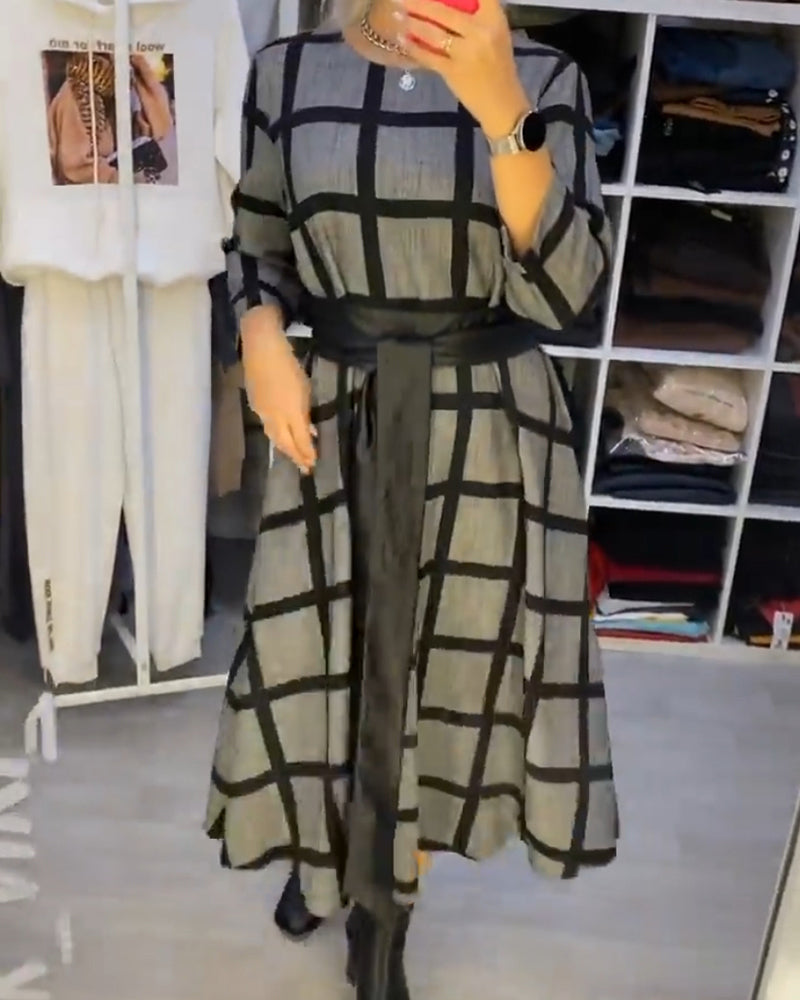 Drune | Linien Kleid mit Karomuster und Rundhalsausschnitt