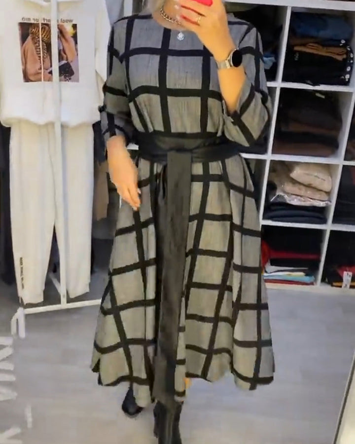 Drune | Linien Kleid mit Karomuster und Rundhalsausschnitt