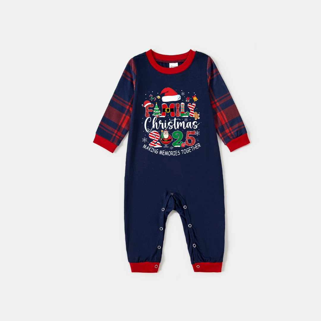 Drune | Marineblaues und rotes karriertes Weihnachts-Pyjama-Set mit dem Textdruck "Familienweihnachten 2025 Erinnerungen zusammen schaffen"