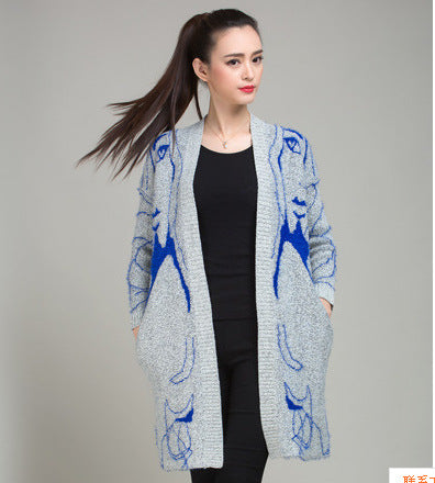 Damen Strickmantel mit einzigartigem Kunstmotiv und offenem Design Drune