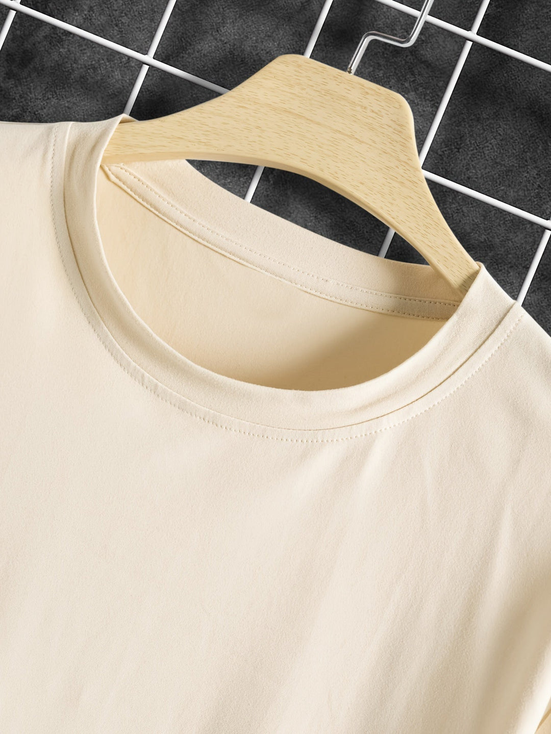 Drune | Lässiges Herren T-Shirt mit Blumen und Vogelprint