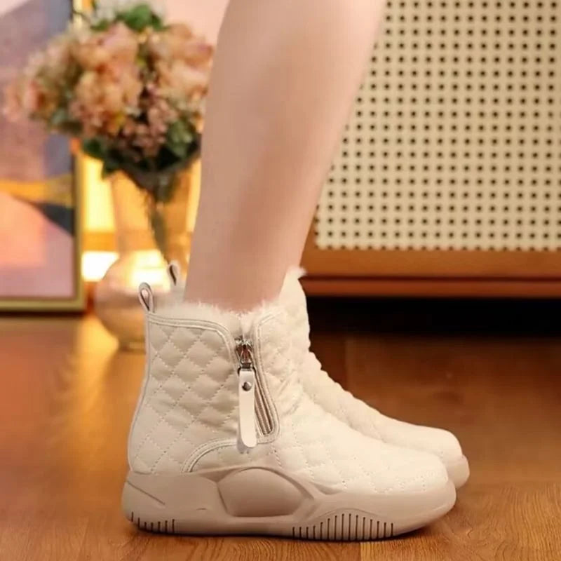 Drune | Kurze Stiefel mit Kette an Der Seite
