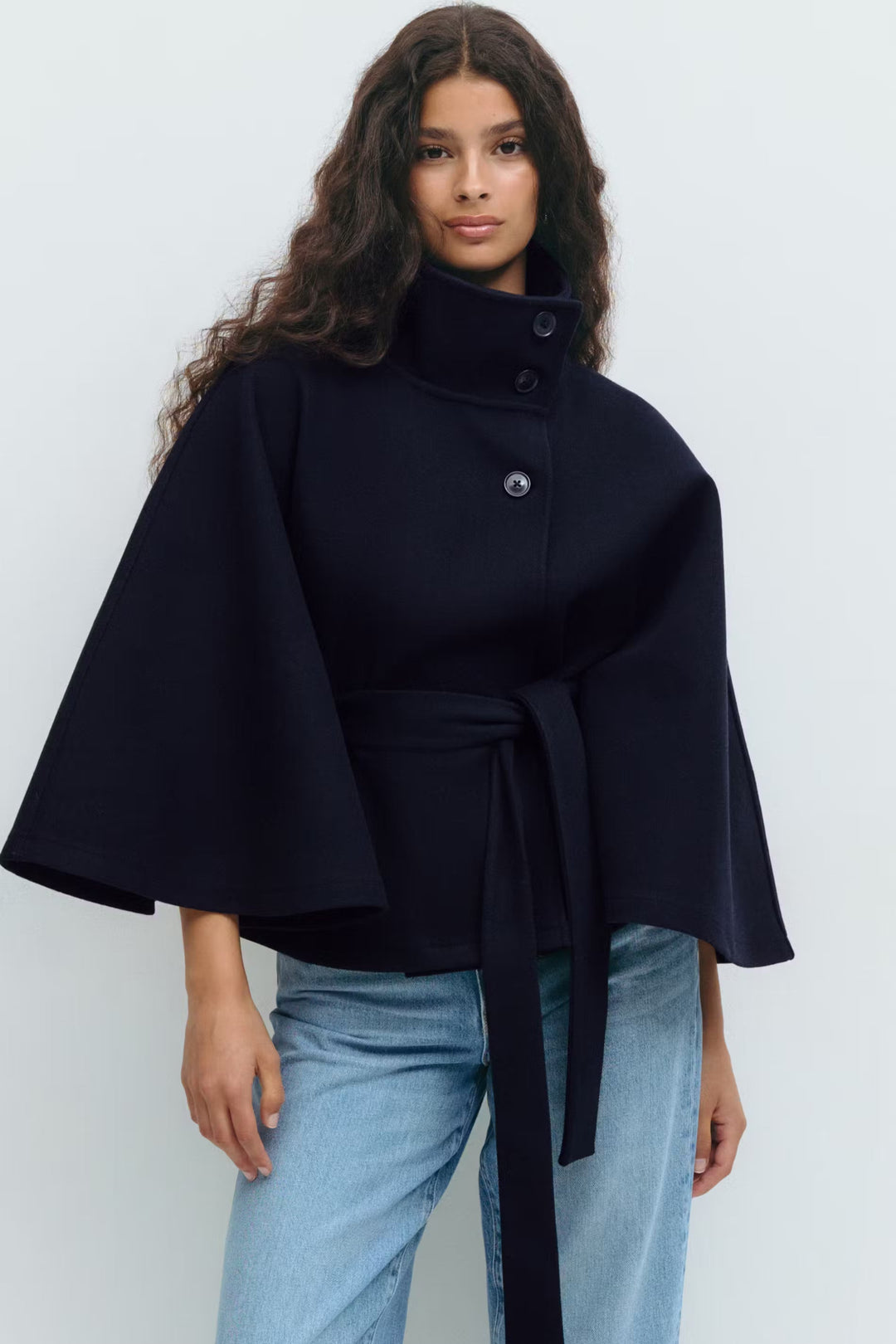 Drune | Elegante Damenjacke mit Gürtel