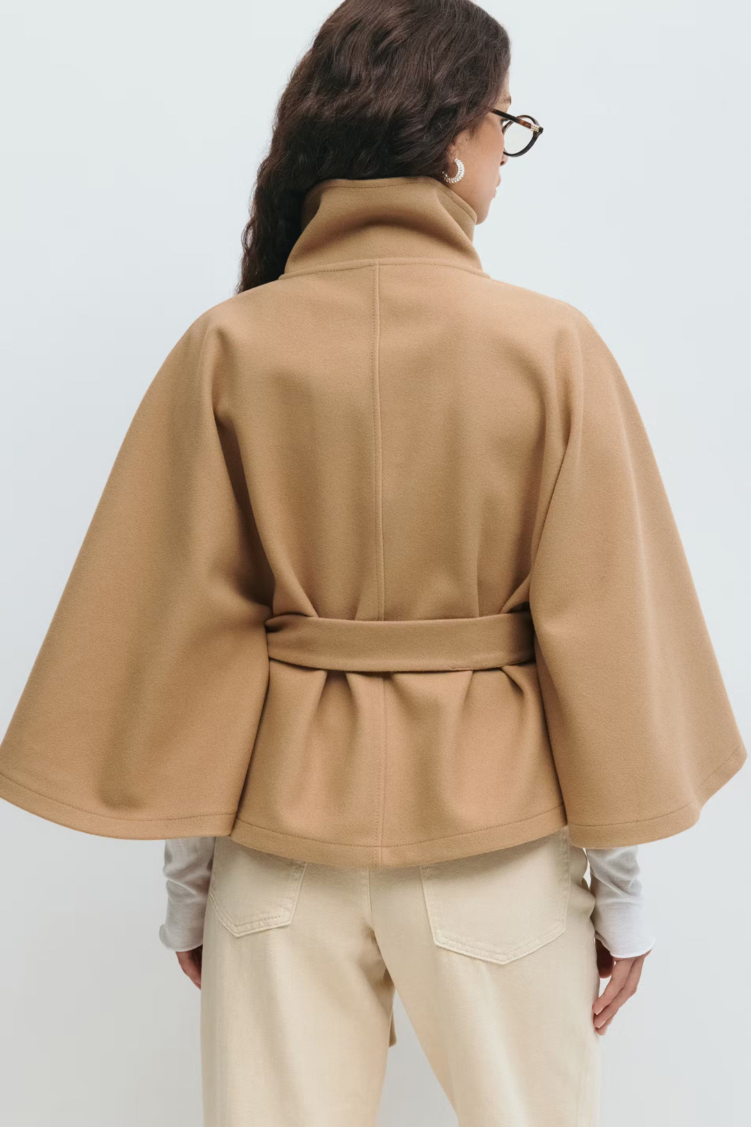 Drune | Elegante Damenjacke mit Gürtel