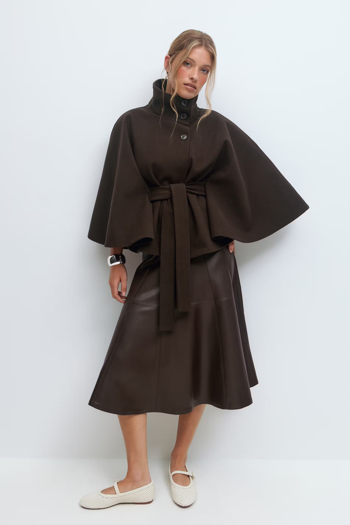 Drune | Elegante Damenjacke mit Gürtel