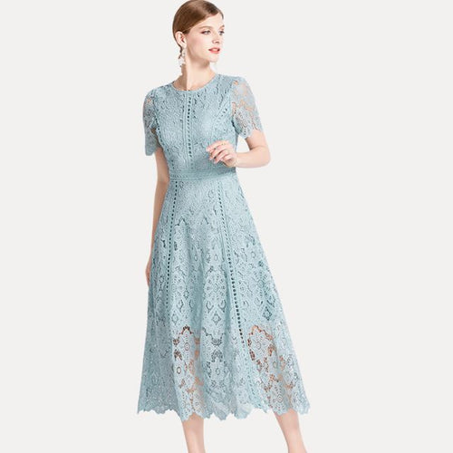 Drune | Raffiniertes Spitzen-Midikleid mit Taillenbetonung