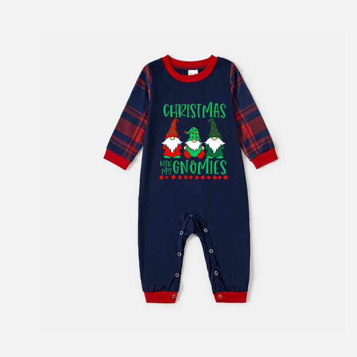 Drune | Marineblaues und rotes kariertes Weihnachts-Schlafanzug-Set mit "Weihnachten mit meinen Gnomies" Textdruck