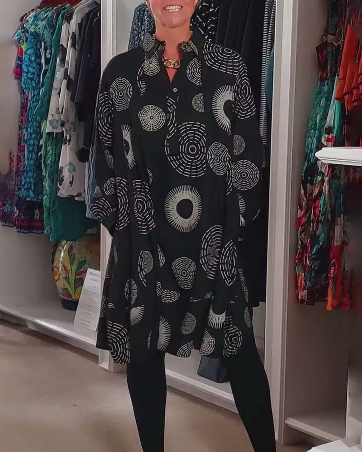 Drune | Kleid mit Revers und Geometrischem Print
