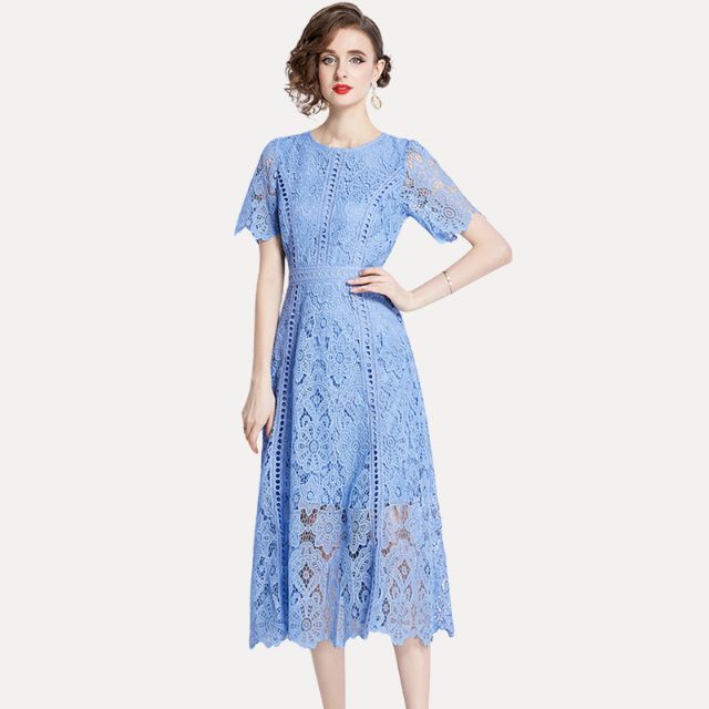 Drune | Raffiniertes Spitzen-Midikleid mit Taillenbetonung