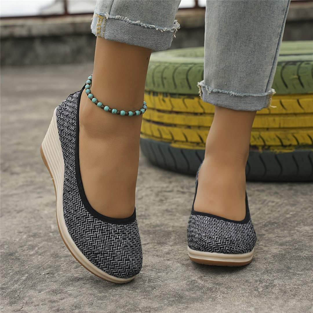 Drune | Atmungsaktive Slipper Mit Keilabsatz Schuhen