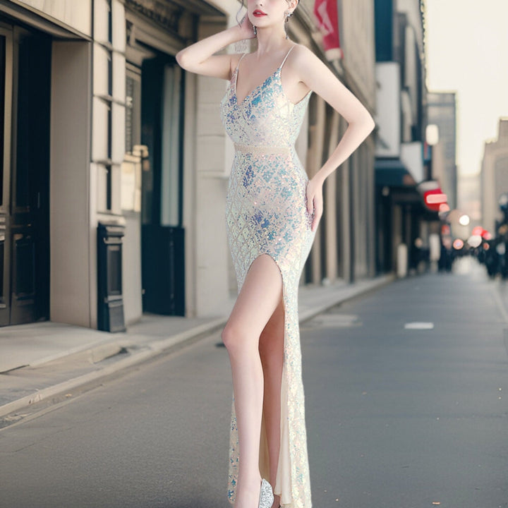 Drune - Luxuriöses Pailletten Kleid mit seitlichem Schlitz