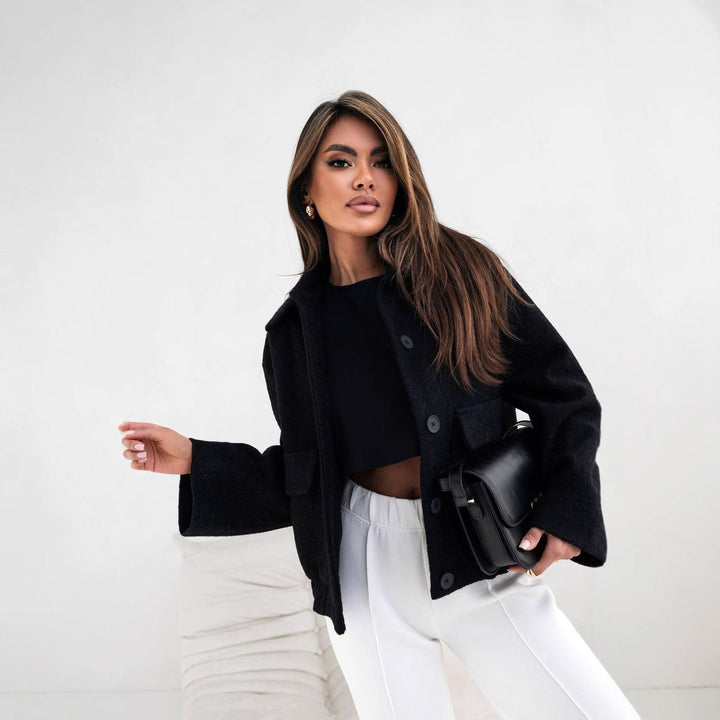 Drune | Übergroße Wollmischung Kurzjacke mit Knopfleiste und Taschen