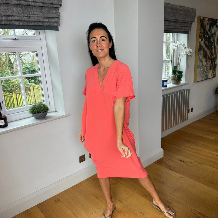 Kleid mit V-Ausschnitt | Unser Bestseller 2024