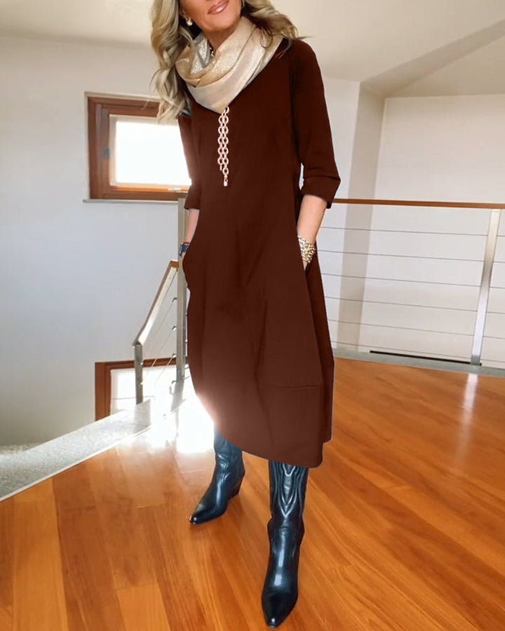 Drune | Einfarbiges Kleid mit Rundhalsausschnitt und Tasche