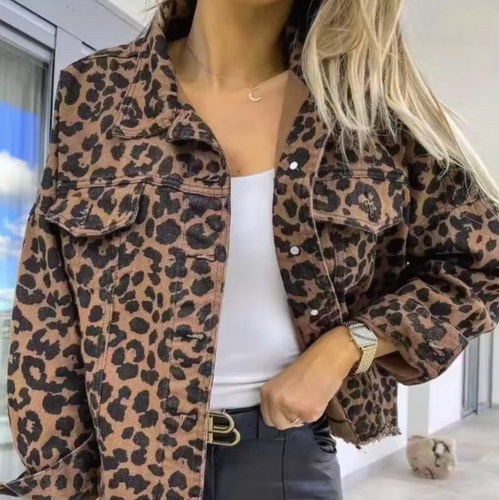 Drune | Jeansjacke mit Leopardenmuster