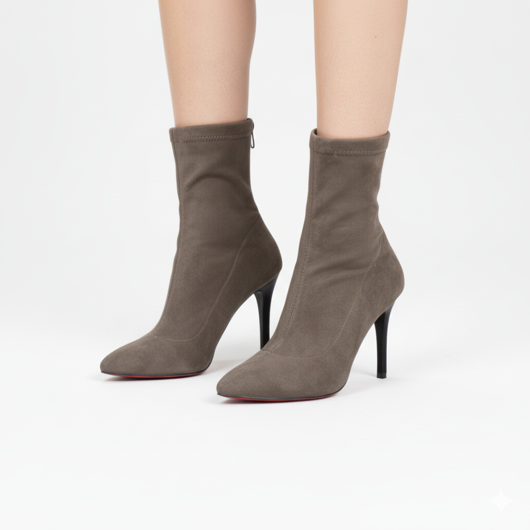 Drune | Stiefeletten - Wildleder-ähnliches Textil - Schmal geschnittenes Röhrenbein - Spitz zulaufende Zehen - Hoher Stiletto-Absatz