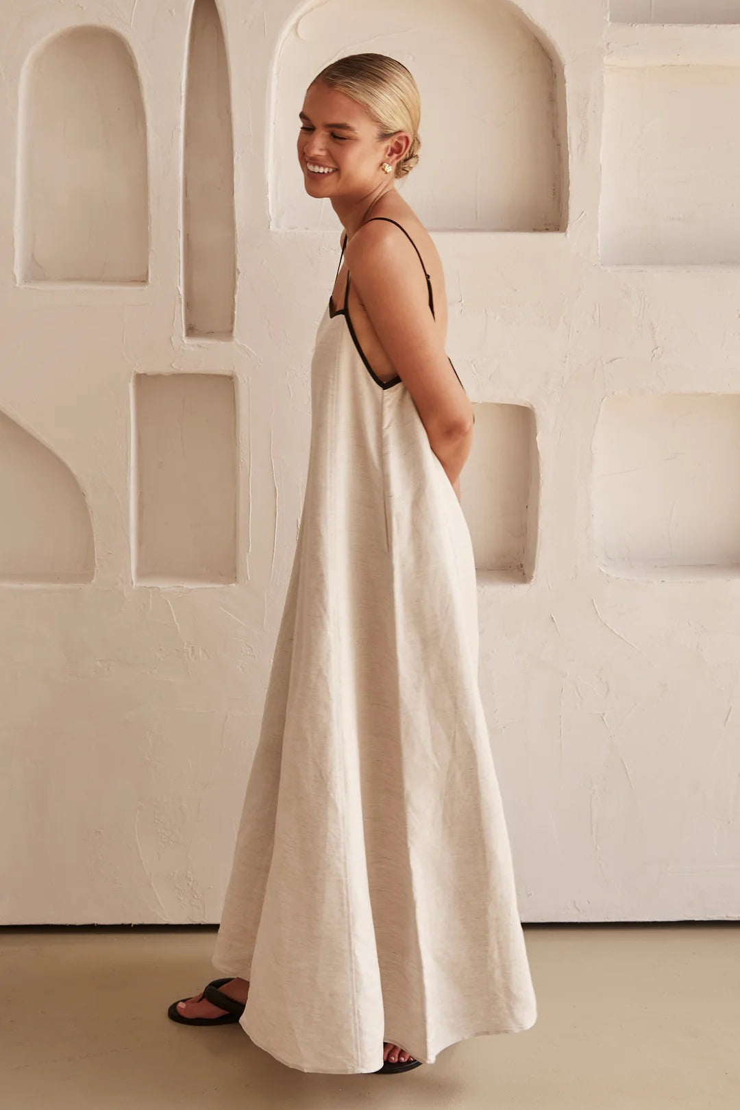 Drune | Langes Leinenkleid Im Kontrast