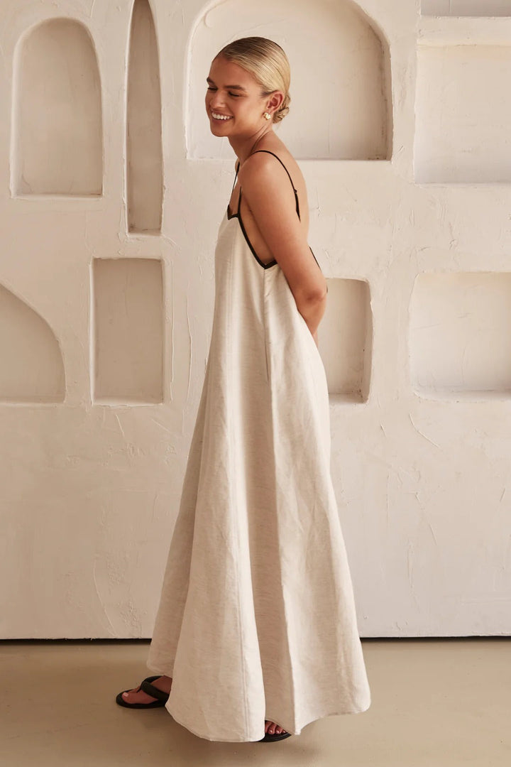 Drune | Langes Leinenkleid Im Kontrast